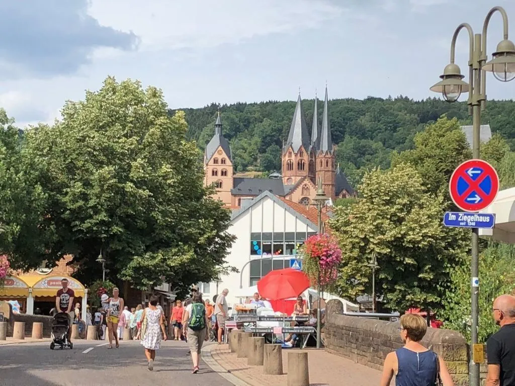 Handel beschließt Tarifforderungen für Hessen