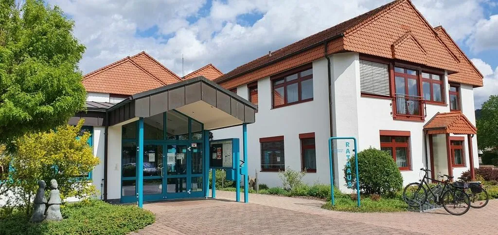 Überprüfung der Standsicherheit von Grabsteinen
