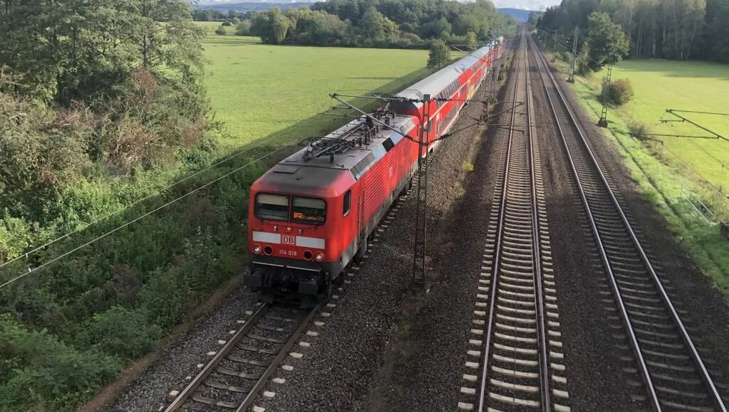 Bahnstrecke Hanau–Gelnhausen: Nächtliche Bauarbeiten und Sperrung