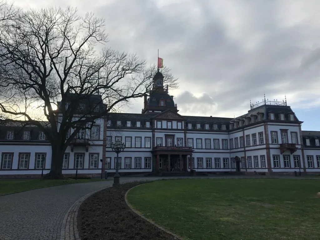 Zwei neue Ausstellungen in Schloss Philippsruhe
